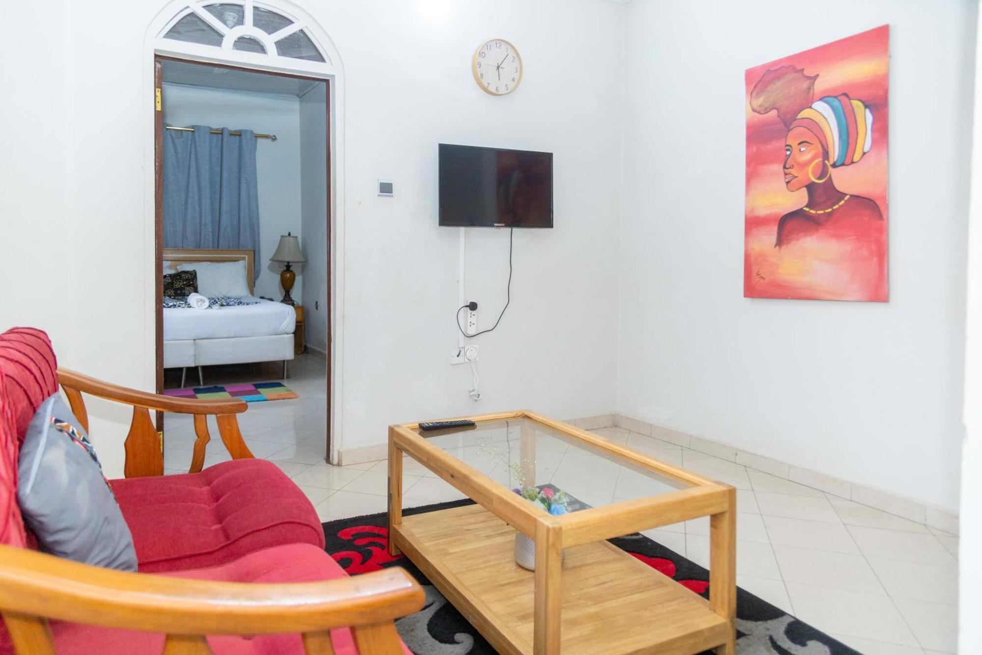 Prestige Guesthouse ,Ksi Кумаси Экстерьер фото