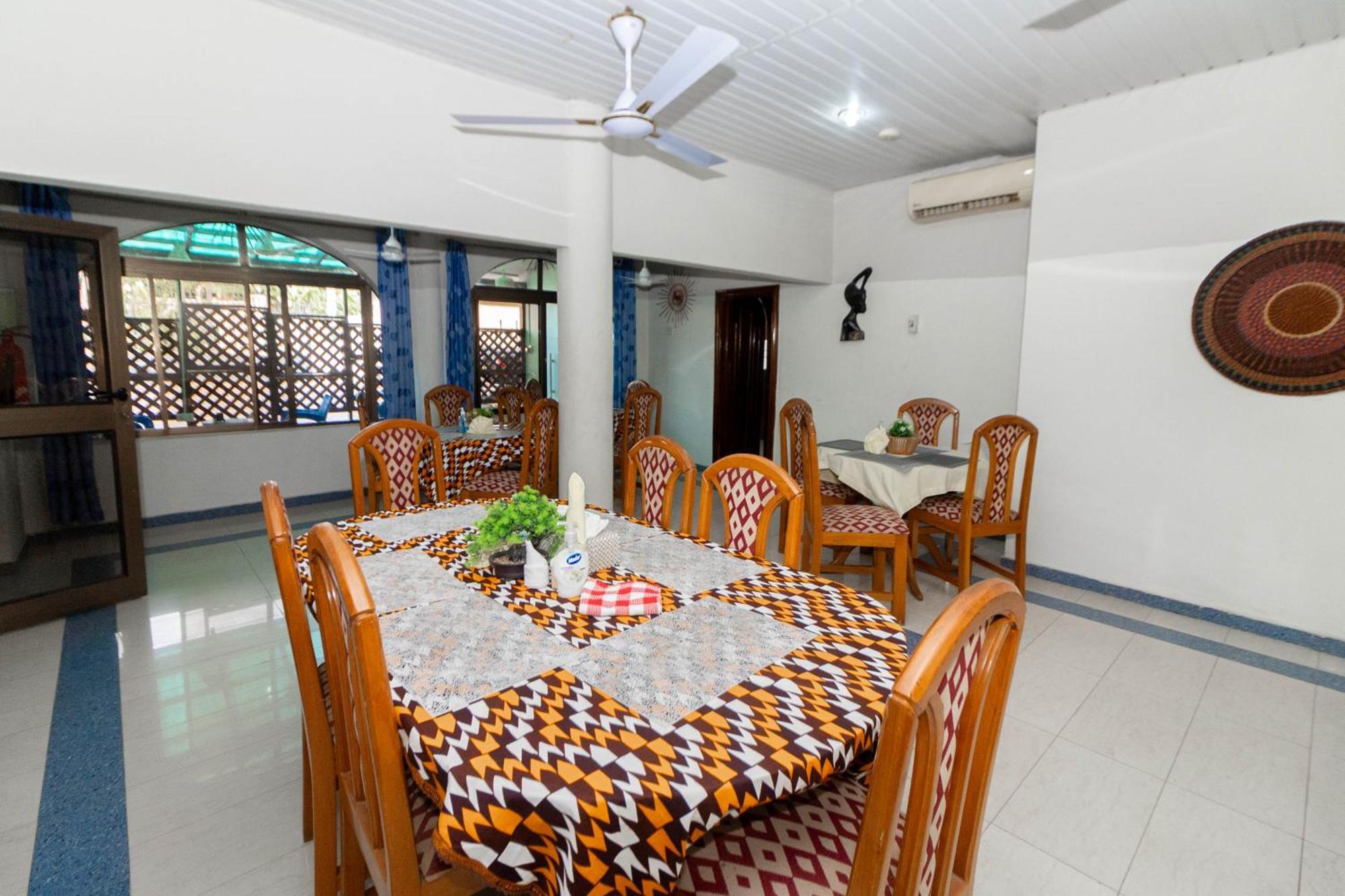 Prestige Guesthouse ,Ksi Кумаси Экстерьер фото